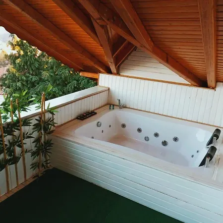 Snow Hill House מלון דירות 4*