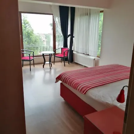 Snow Hill House 4*