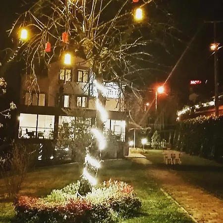 מלון דירות Snow Hill House